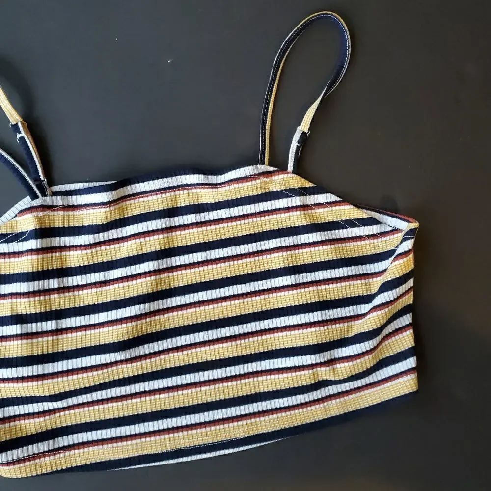 Shein Curve Striped Cropped Tank Top - Picture 4 of 10